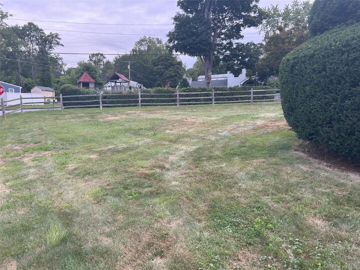 Property Photo:  10 Huron Road  NY 10512 