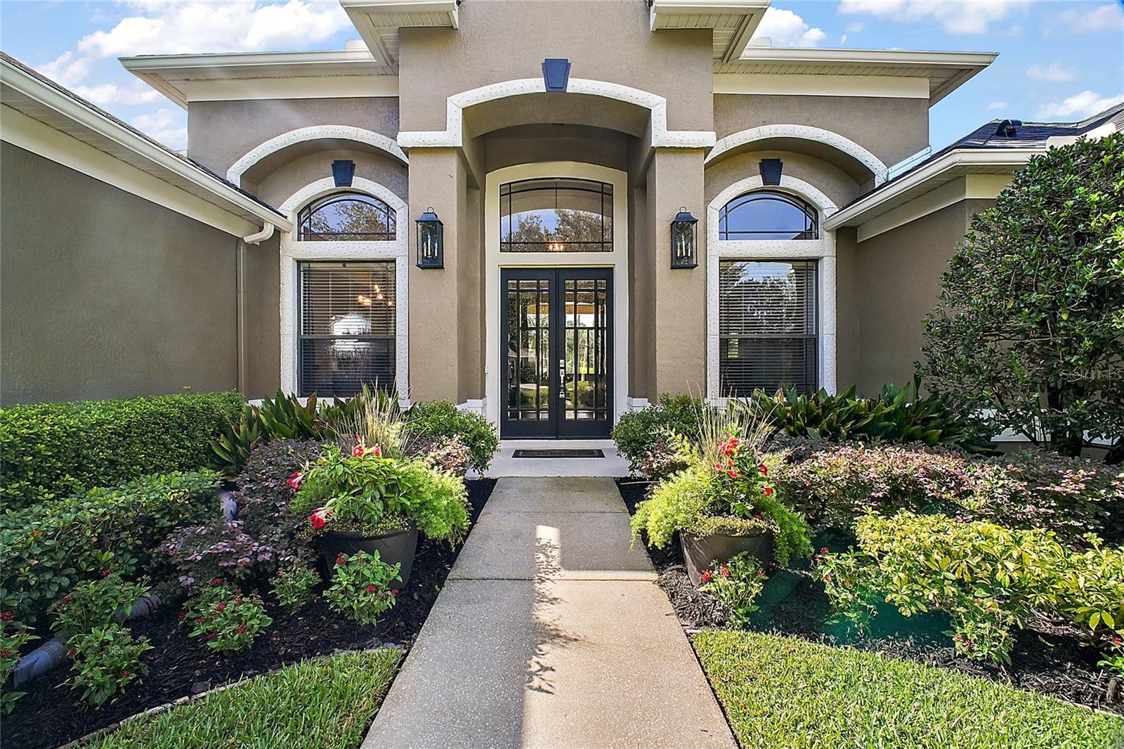 Property Photo:  403 Avondale Court  FL 32708 