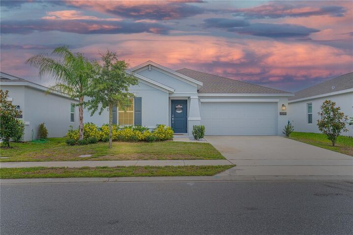 Property Photo: 2049 Freemark Street FL 32725