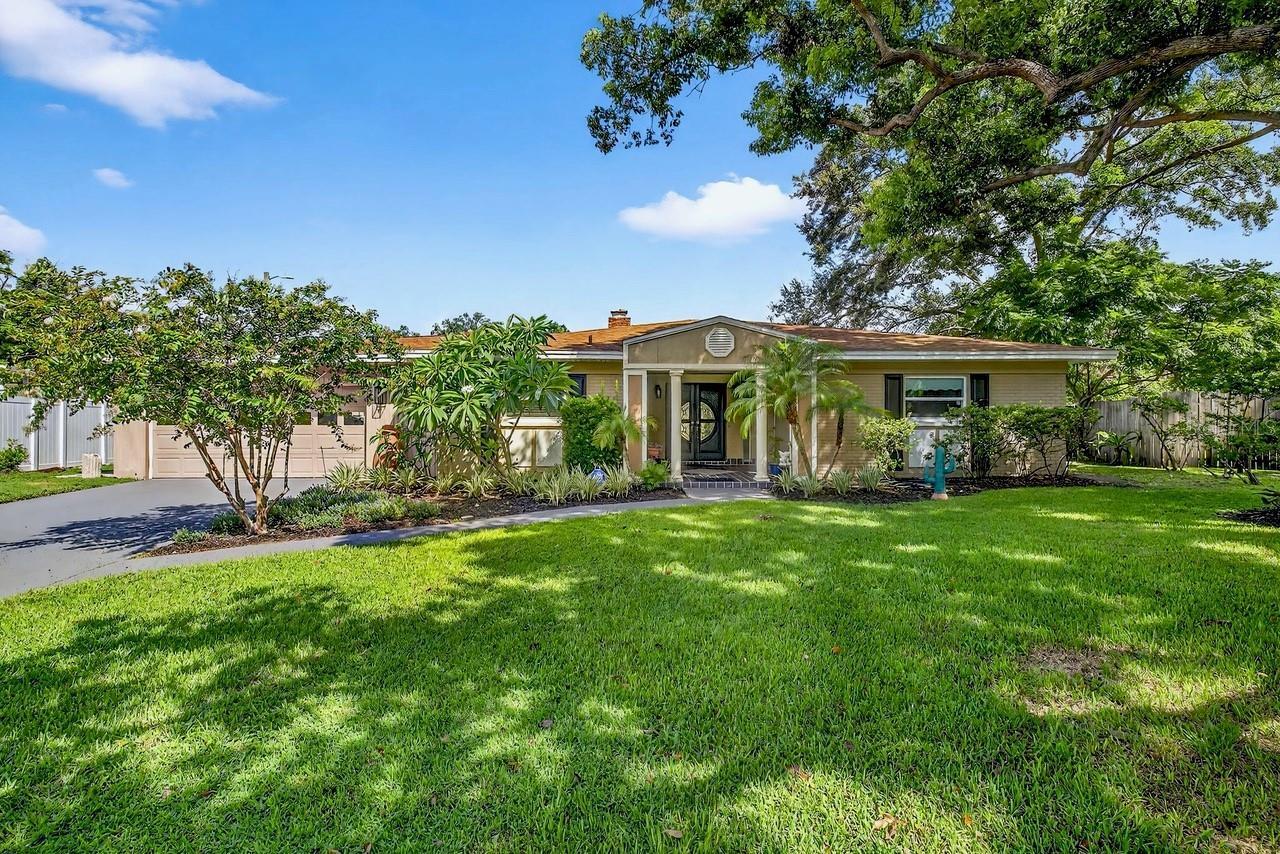 Property Photo: 6410 Felice Avenue FL 33614