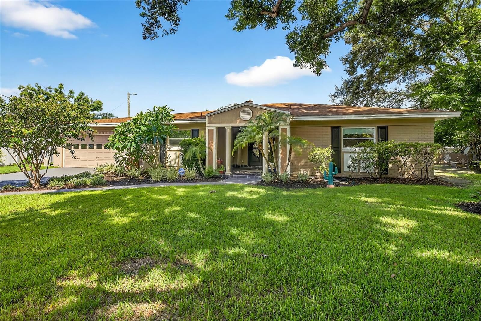 Property Photo: 6410 Felice Avenue FL 33614