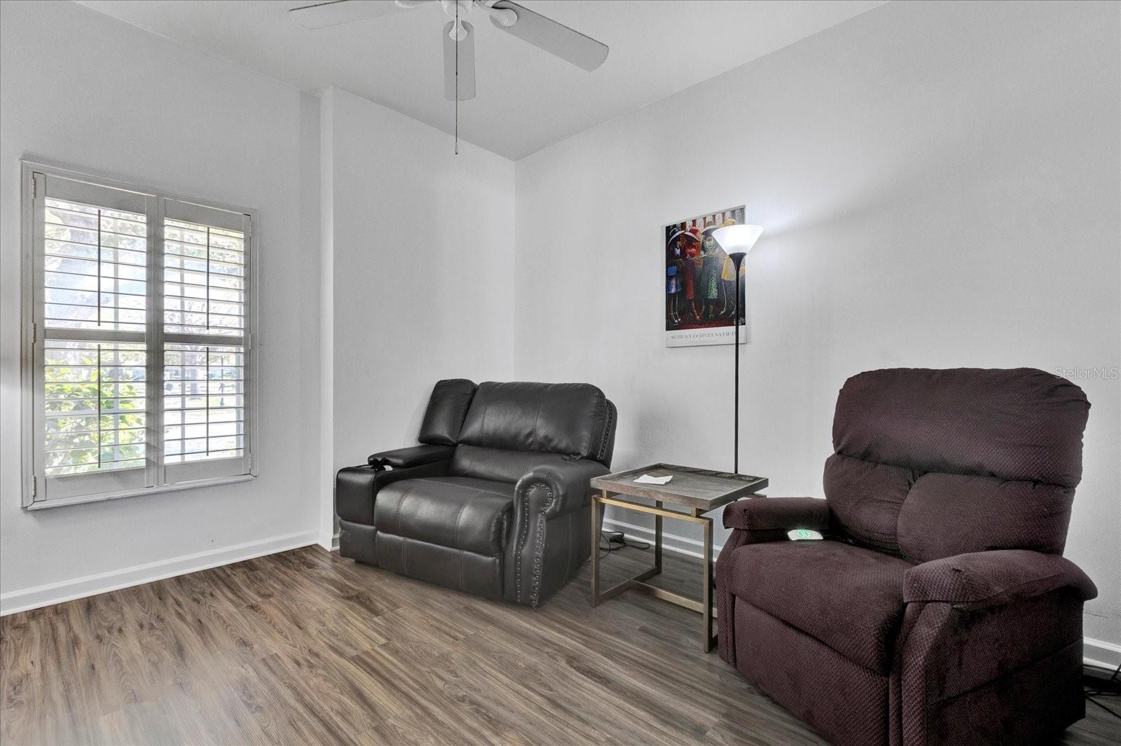 Property Photo: 307 Heron Point Way FL 32724