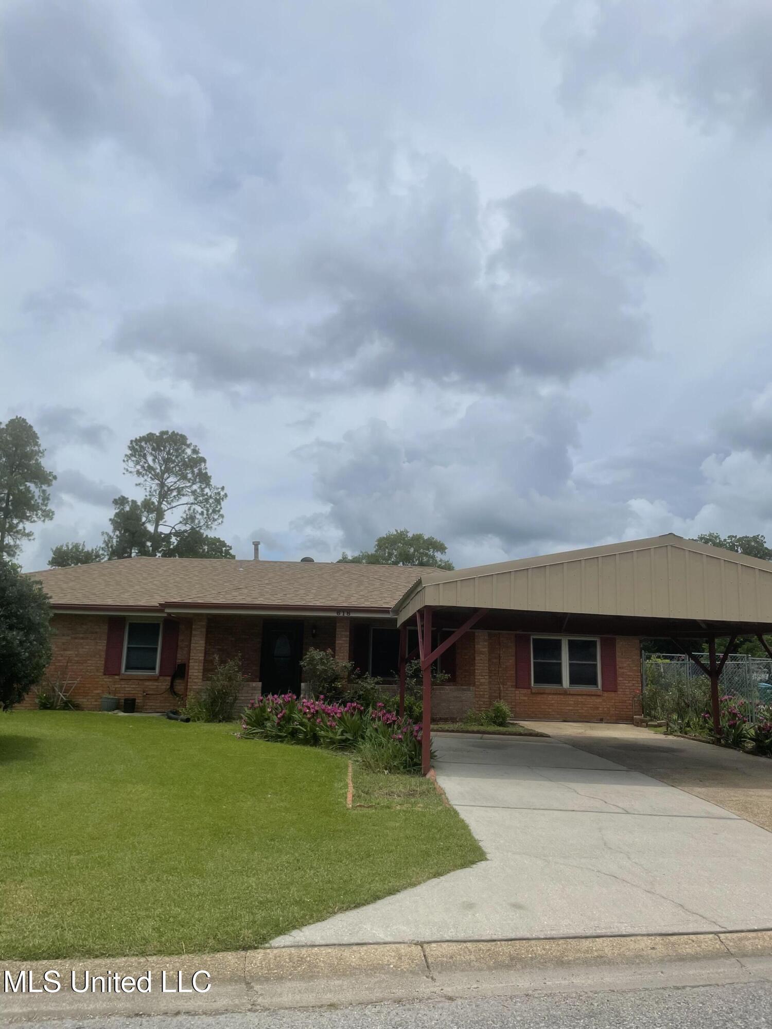 Property Photo: 618 Temple Drive MS 39503