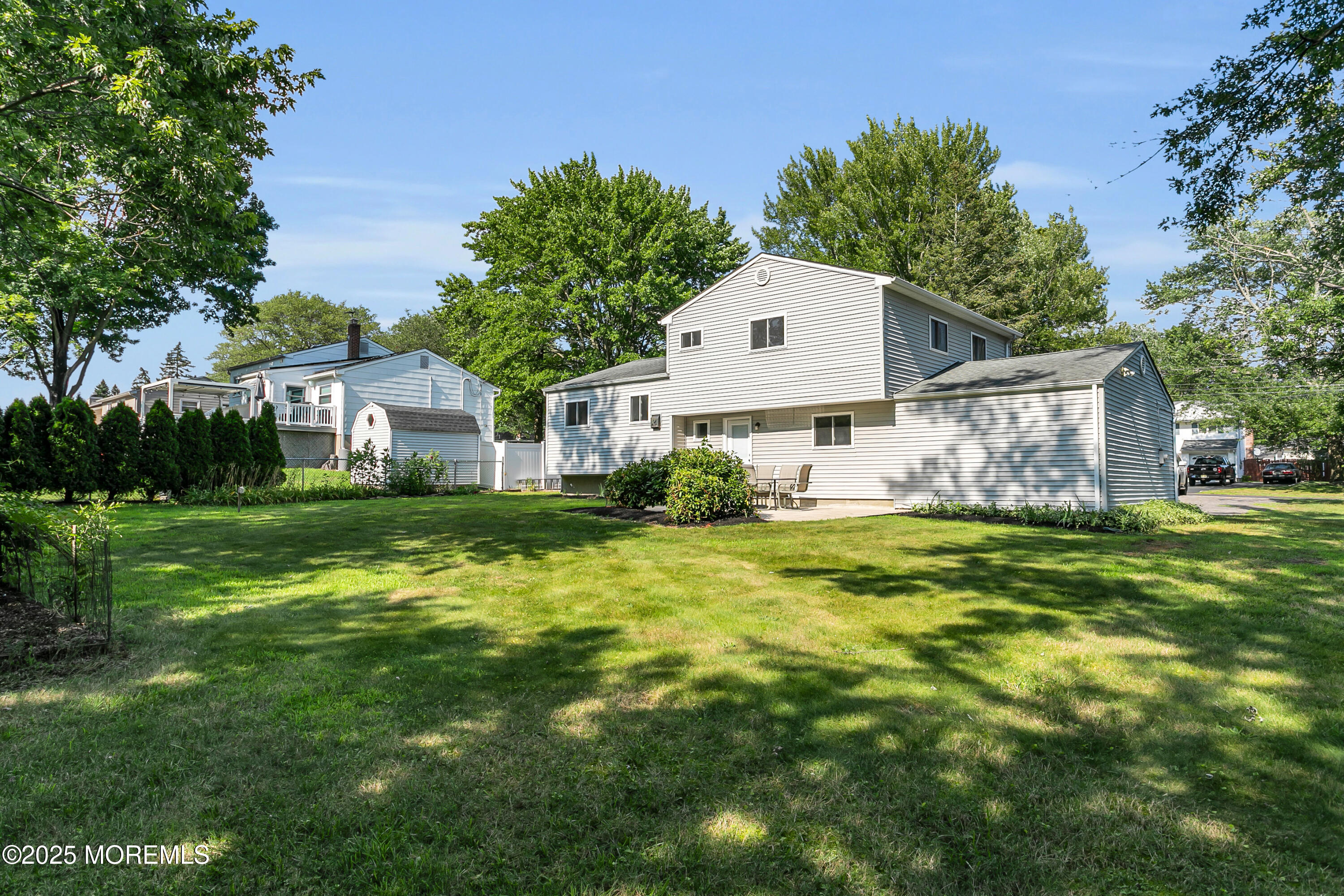 Property Photo:  520 East Road  NJ 07718 