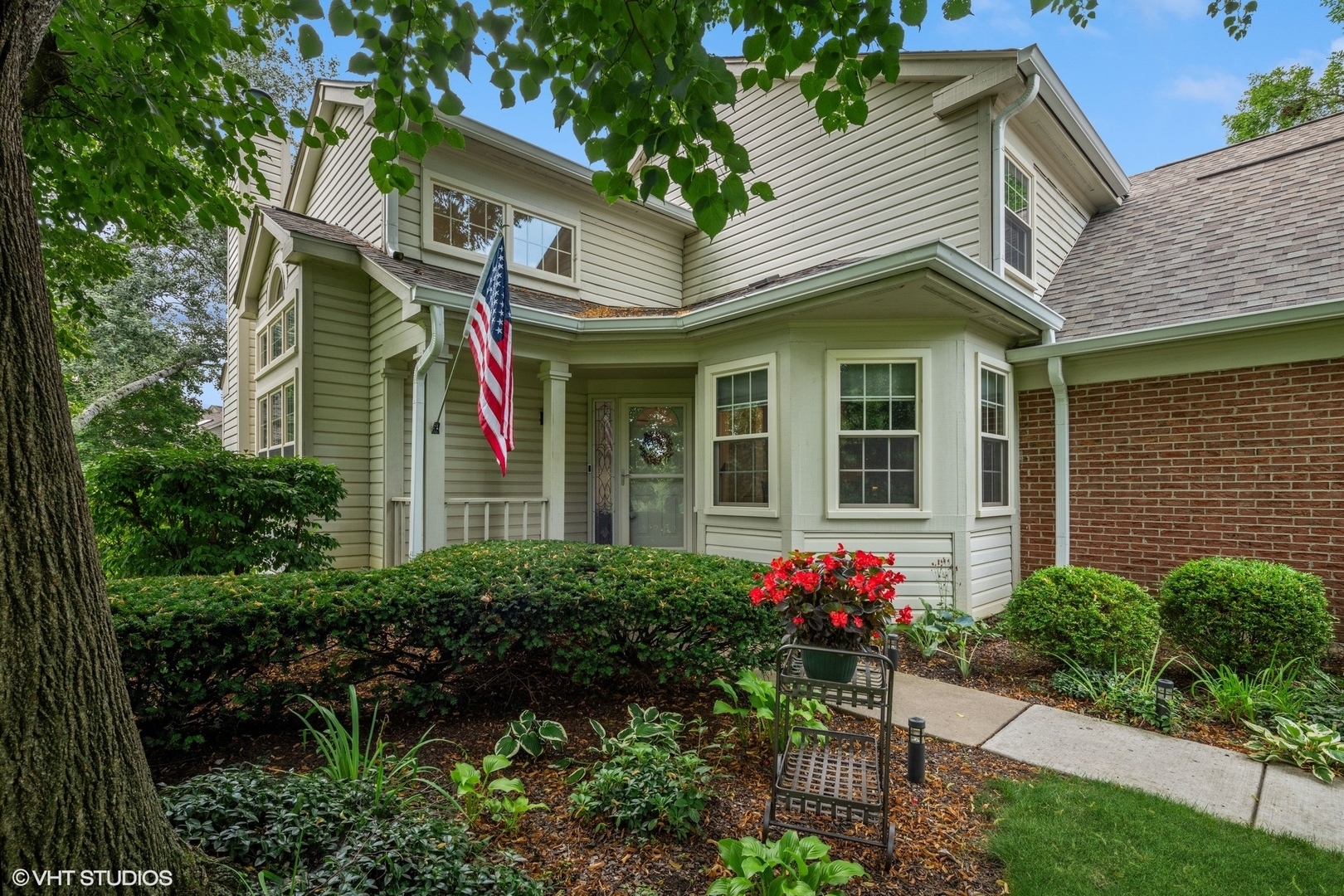 Property Photo:  1513 Broadway Court  IL 60090 