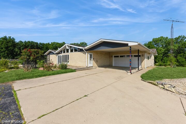 14810 W Hickory Road  Zion IL 60099 photo