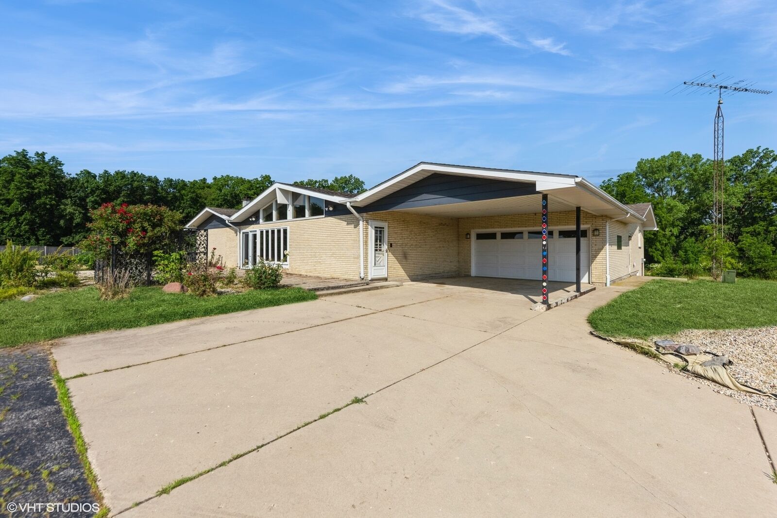 Property Photo:  14810 W Hickory Road  IL 60099 