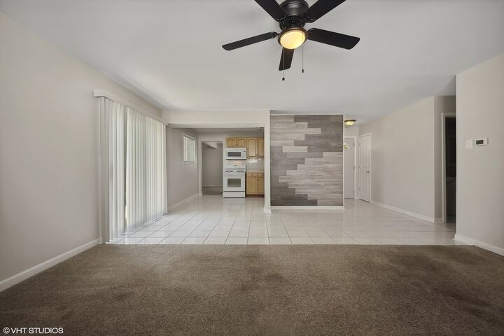 Property Photo:  564 White Oak Road  IL 60440 