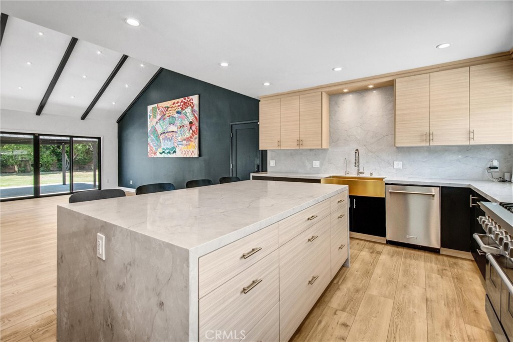 Property Photo:  4801 Heaven Avenue  CA 91364 