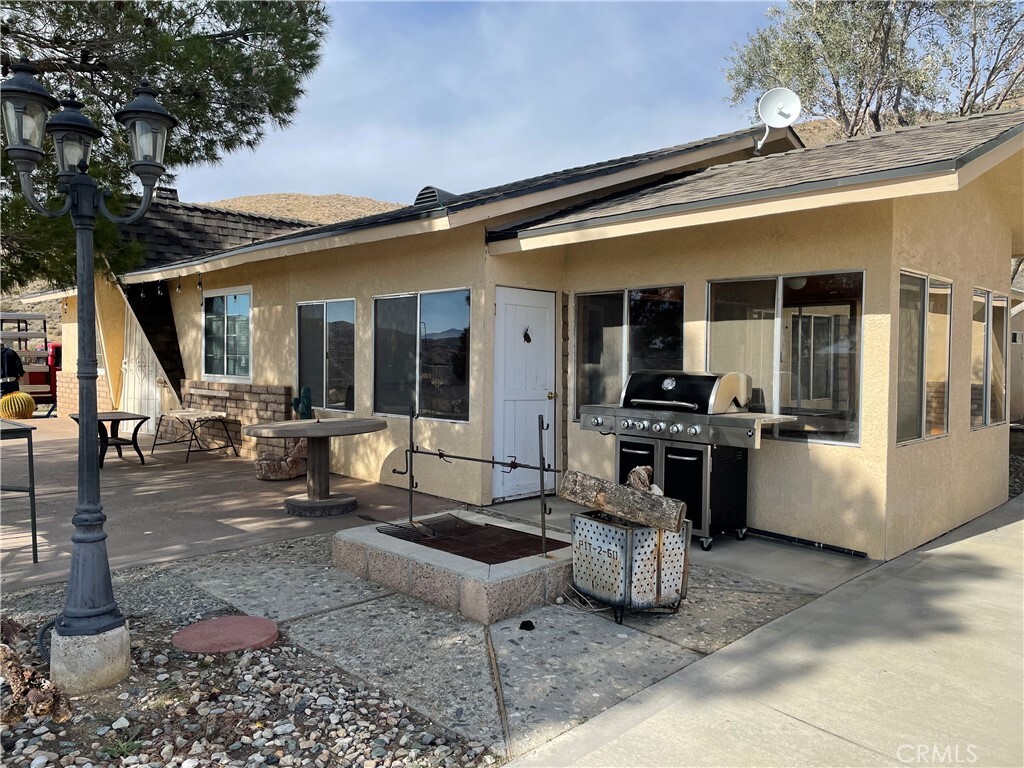 Property Photo:  48572 Park Avenue  CA 92256 