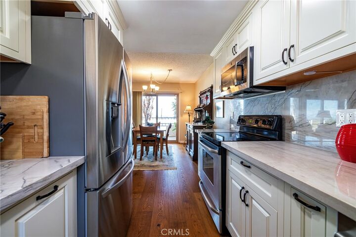 Property Photo:  2125 Temple Avenue 2  CA 90755 