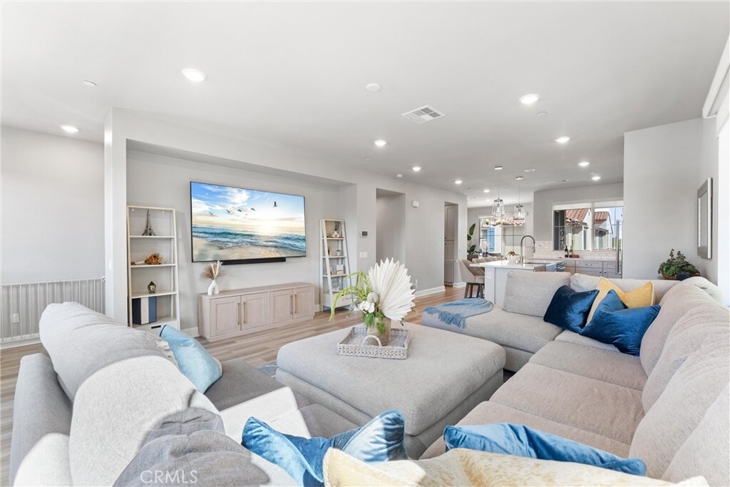 Property Photo: 7270 Crystal Drive CA 92648