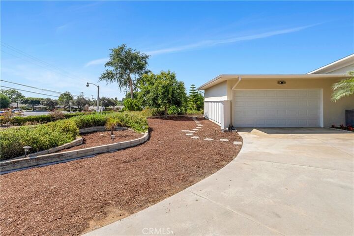 Property Photo:  1219 N Raymond Avenue  CA 92831 