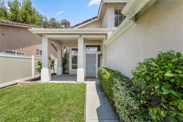 Property Photo:  31698 Corte Avalos  CA 92592 