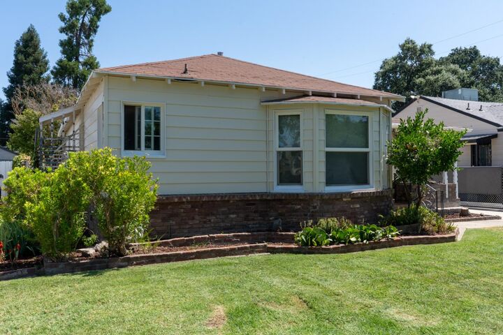 Property Photo: 641 E 19th Street CA 95340