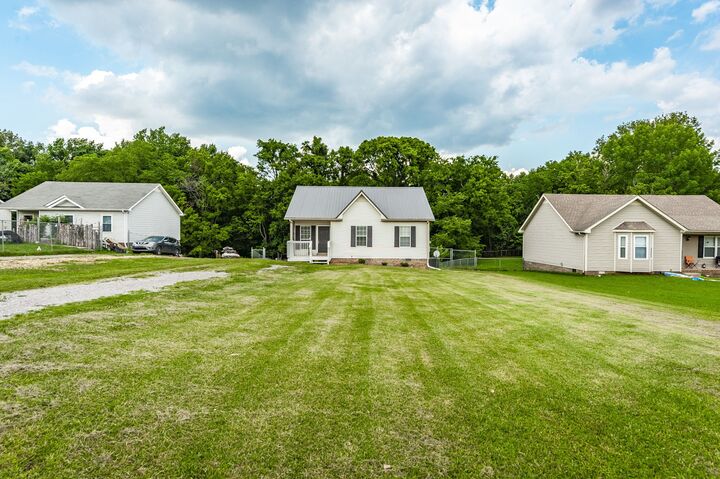 Property Photo:  528 Bruce Jenner Dr  TN 37042 