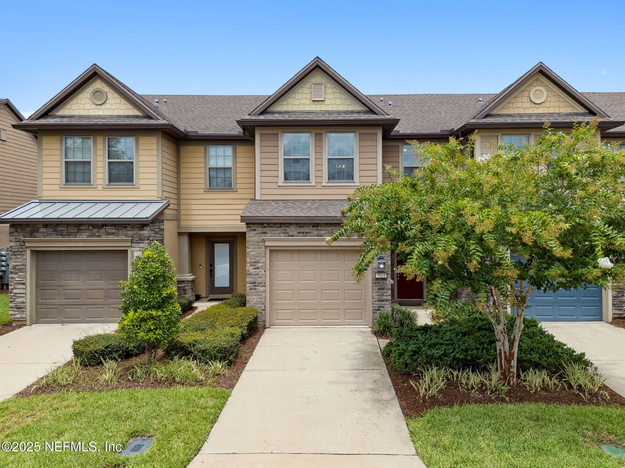 Property Photo:  7021 Butterfly Court  FL 32258 