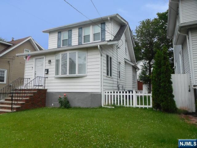 Property Photo:  227 Beechwood Avenue  NJ 07603 