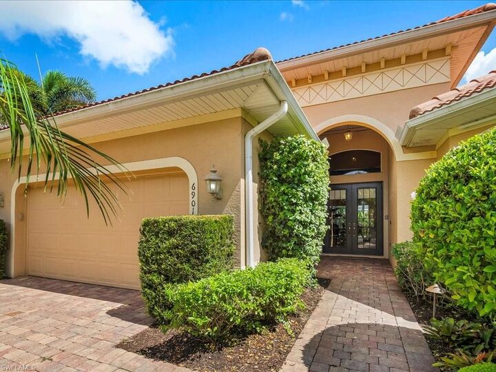 Property Photo:  6901 Bent Grass Dr  FL 34113 