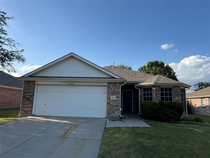 Property Photo: 9812 Fillmore Drive TX 75072