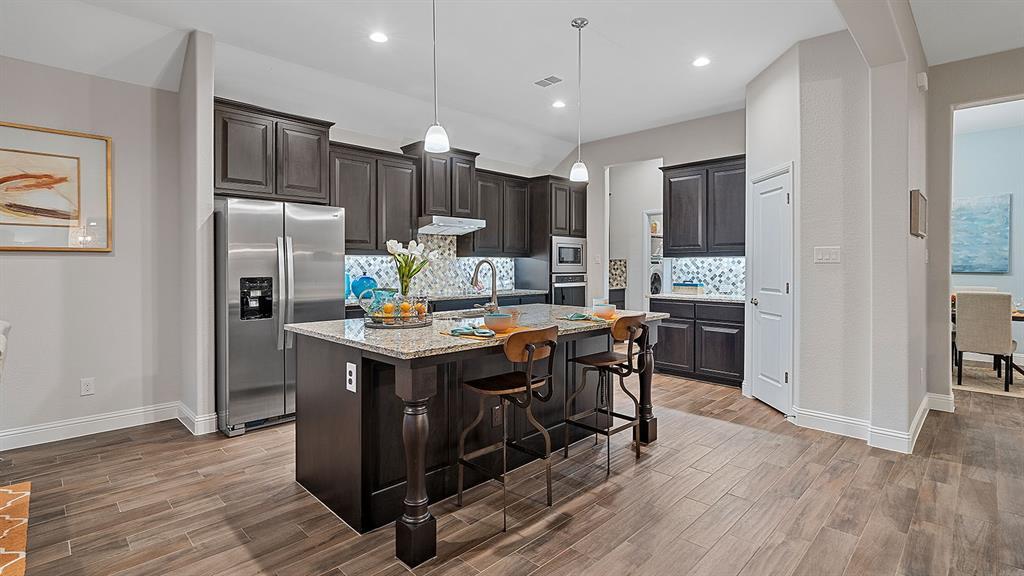 Property Photo: 1411 Speers Drive TX 76063