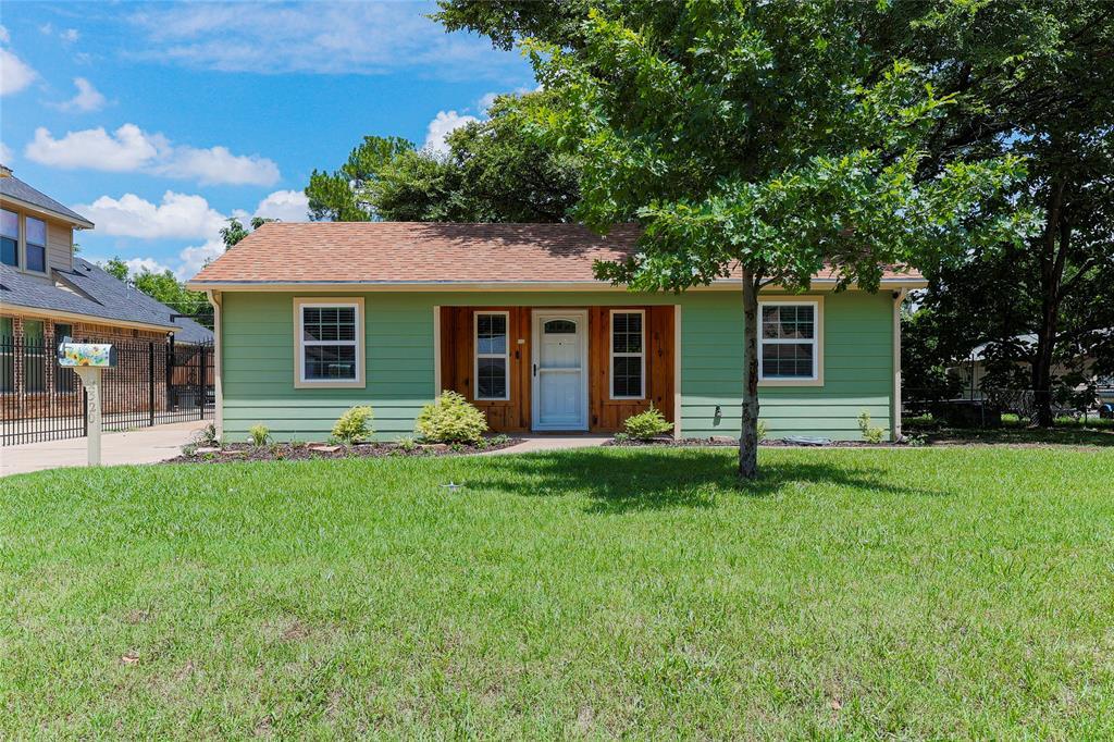 Property Photo: 2320 Harris Lane TX 76117