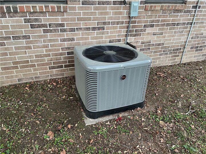 Property Photo: 320 E Thurman Street AR 72753