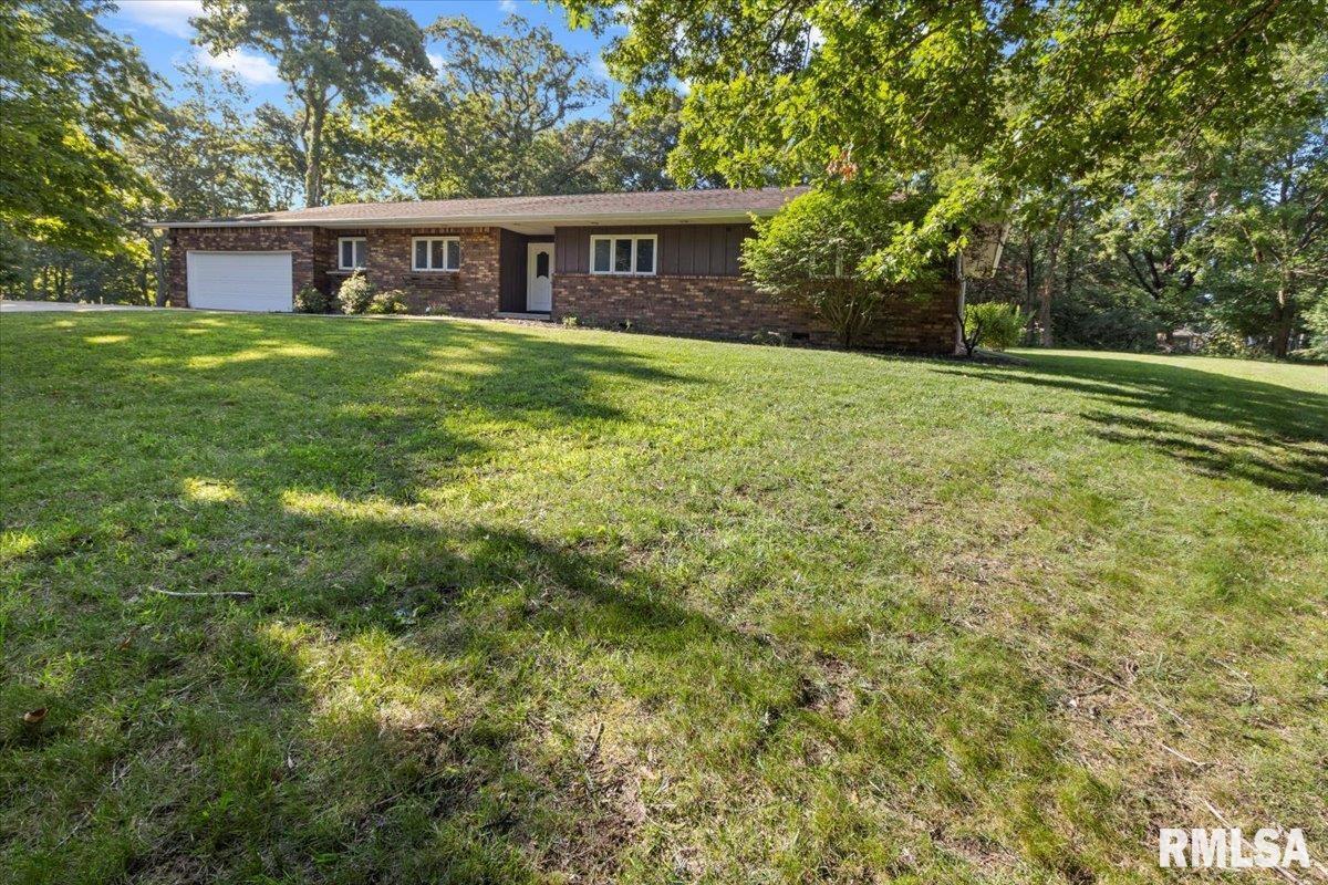 Property Photo: 231 Acorn Drive IL 61611
