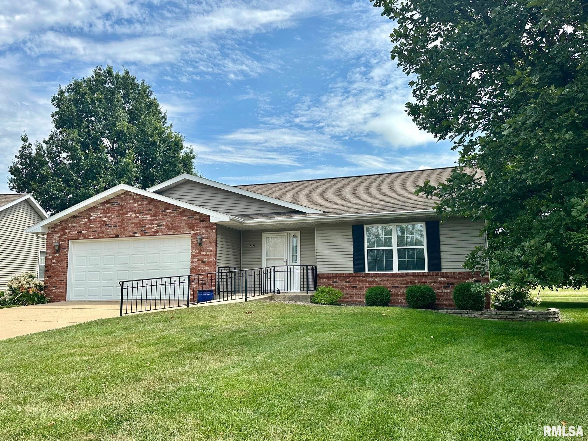 Property Photo: 2738 Village Court IL 61554