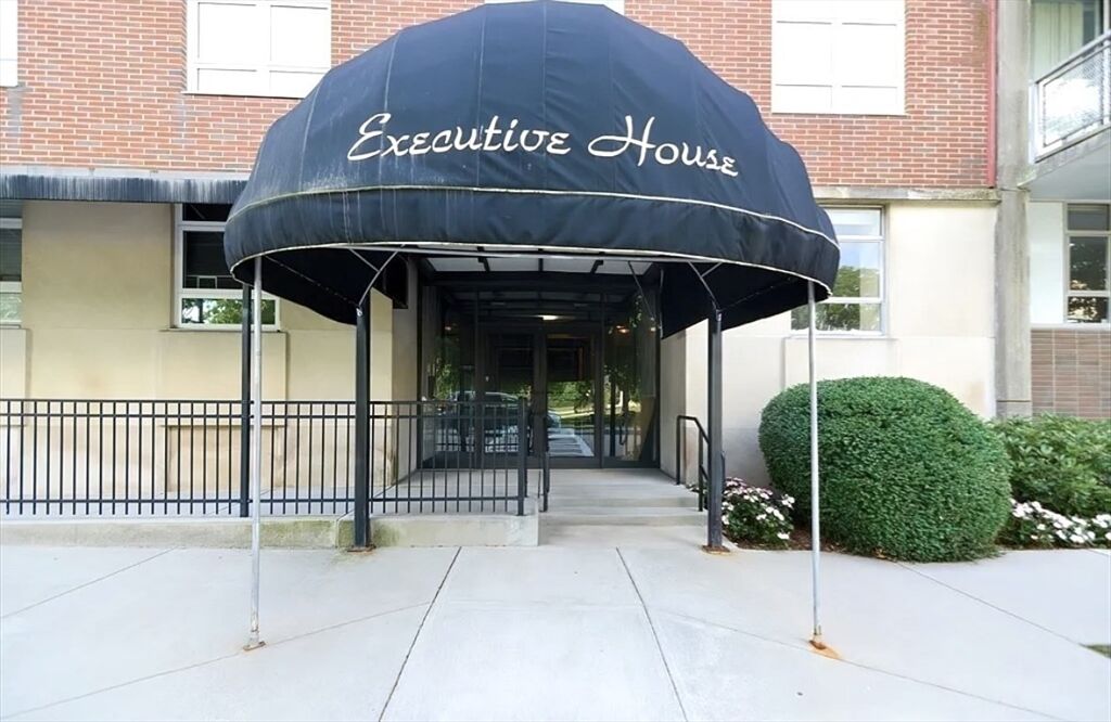 Property Photo: 80 Salisbury St 308 MA 01609