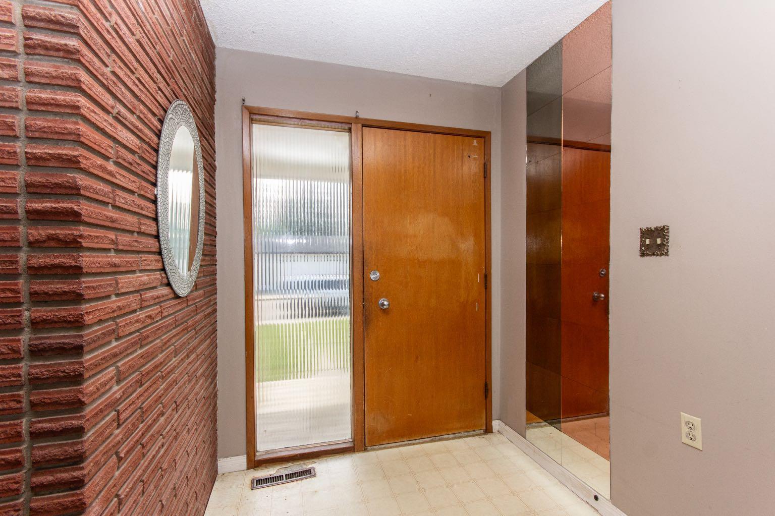 Property Photo:  17 Stirling Close  AB T4N 0A9 