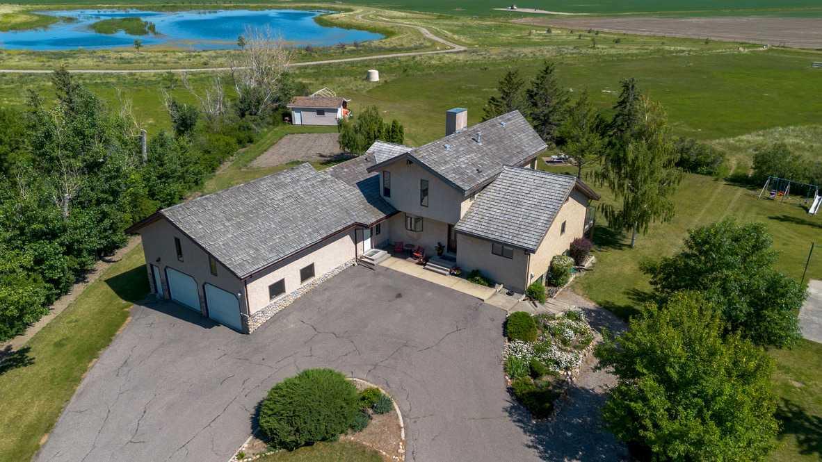 Property Photo:  45 Mountainview Crescent  AB T0L 0T0 
