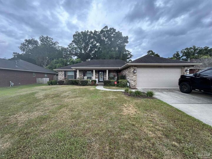 Property Photo:  1921 Larkspur Cir  FL 32534 