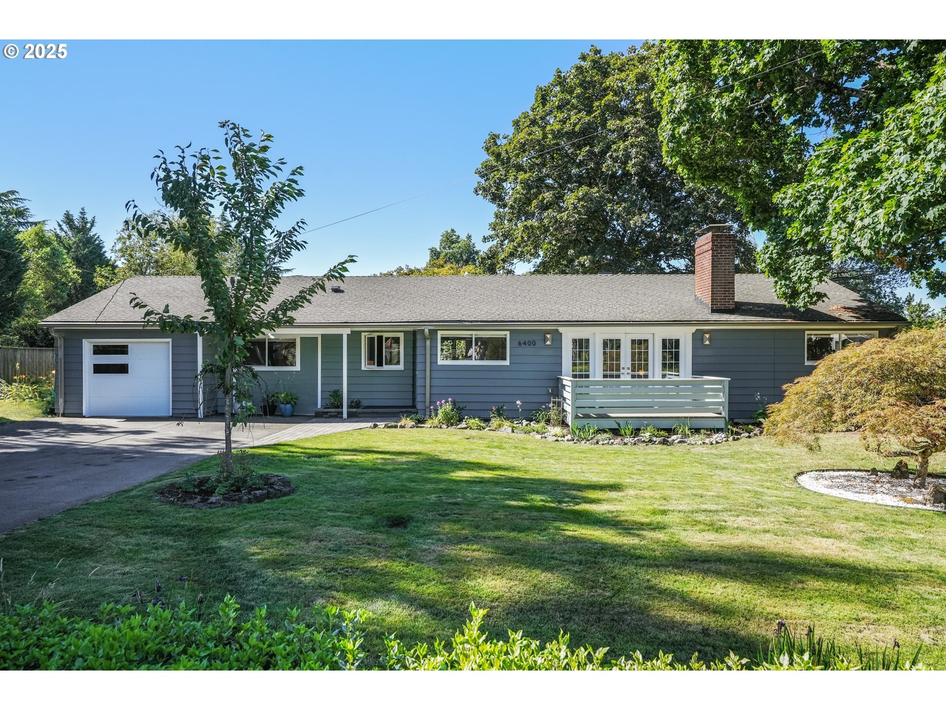 Property Photo: 6400 SW Taylors Ferry Rd OR 97219