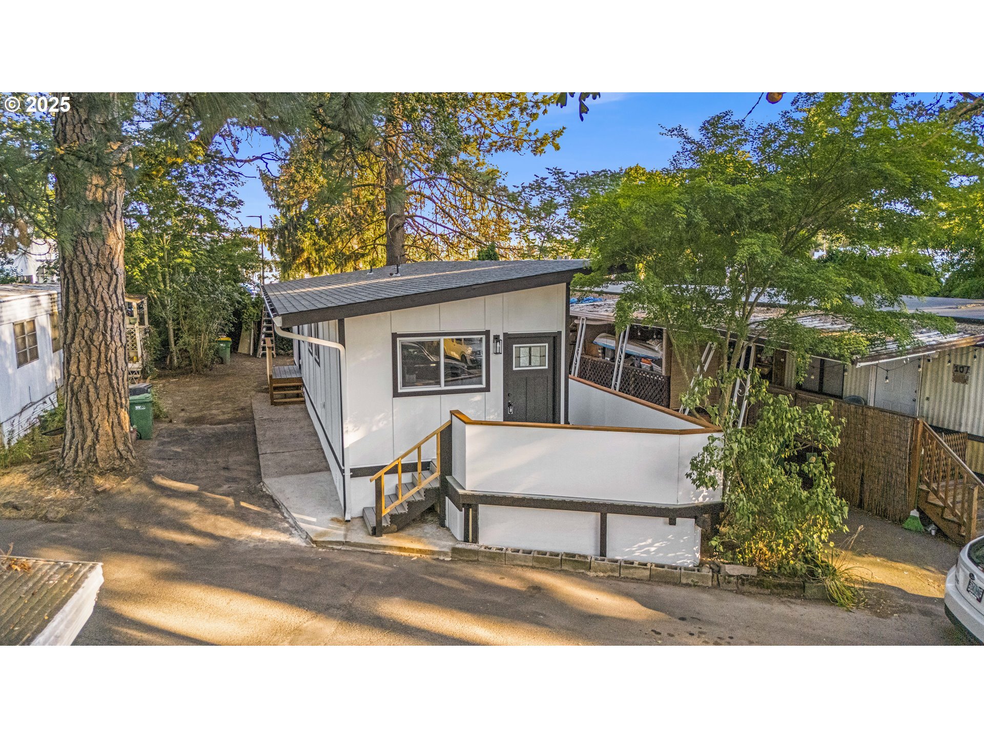 Property Photo: 13820 SW Electric St 105 OR 97005