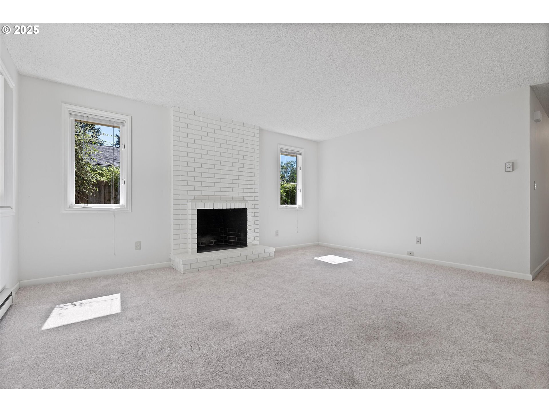 Property Photo:  134 Wilbur St  OR 97034 