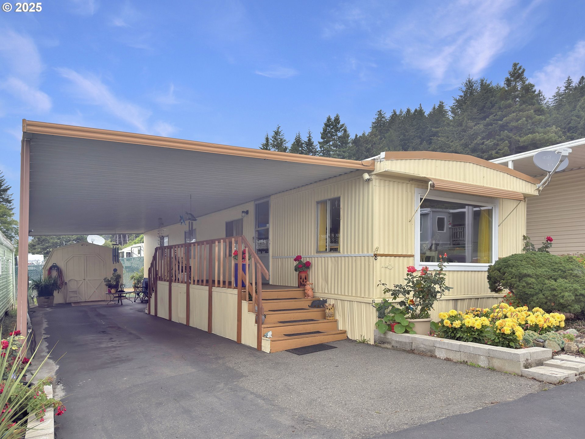 Property Photo: 15765 Highway 101 8 OR 97415