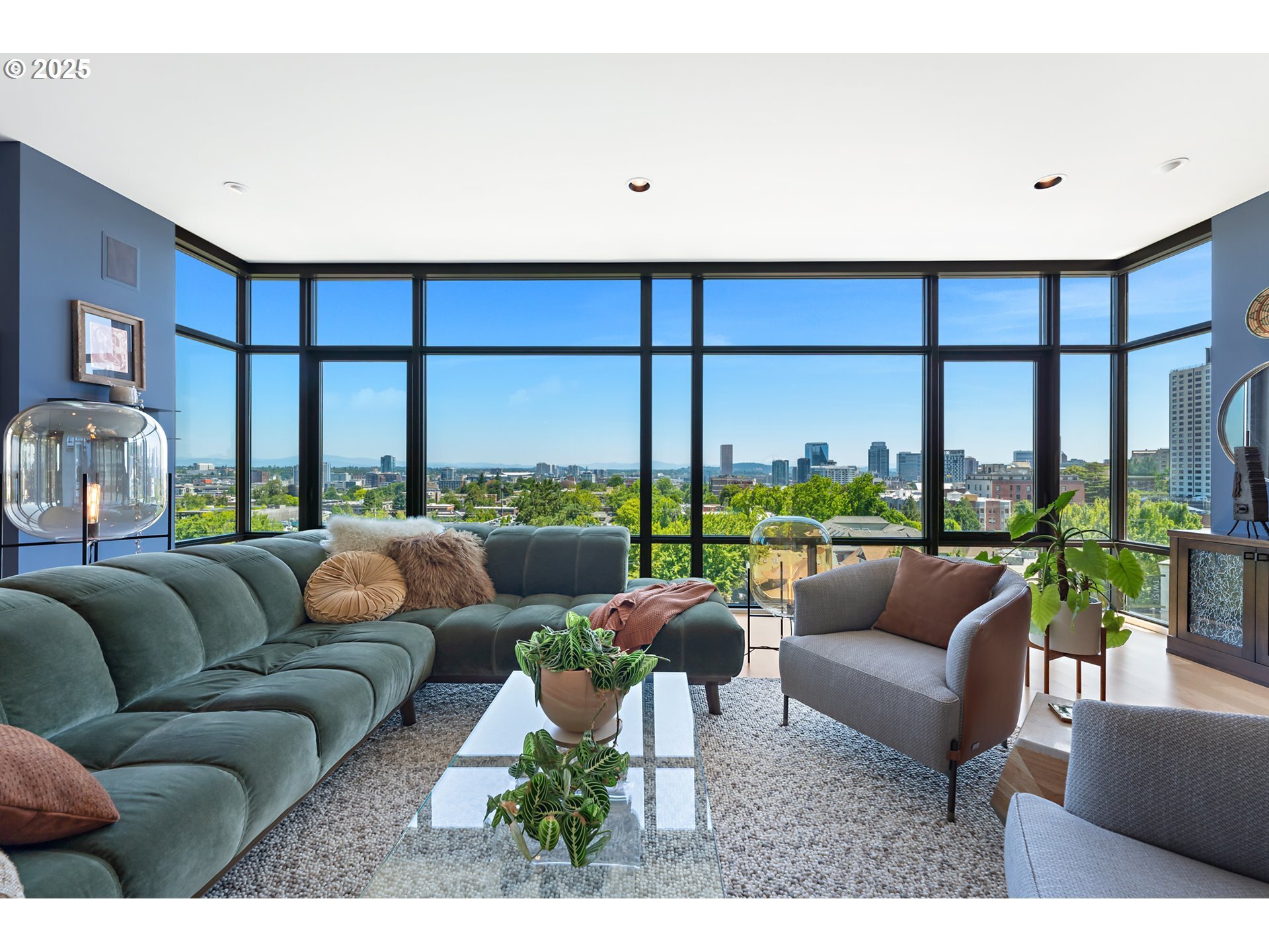 Property Photo:  2351 NW Westover Rd 601  OR 97210 