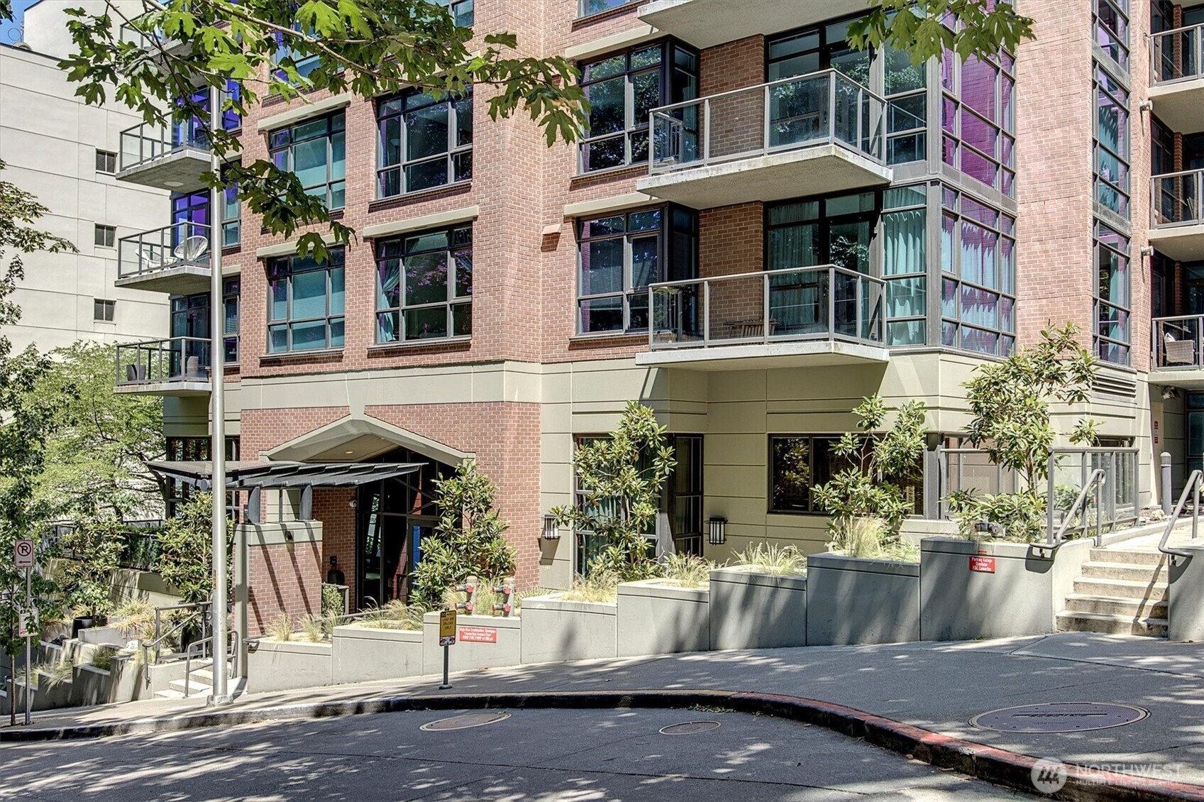 Property Photo: 1420 Terry Avenue 904 WA 98101