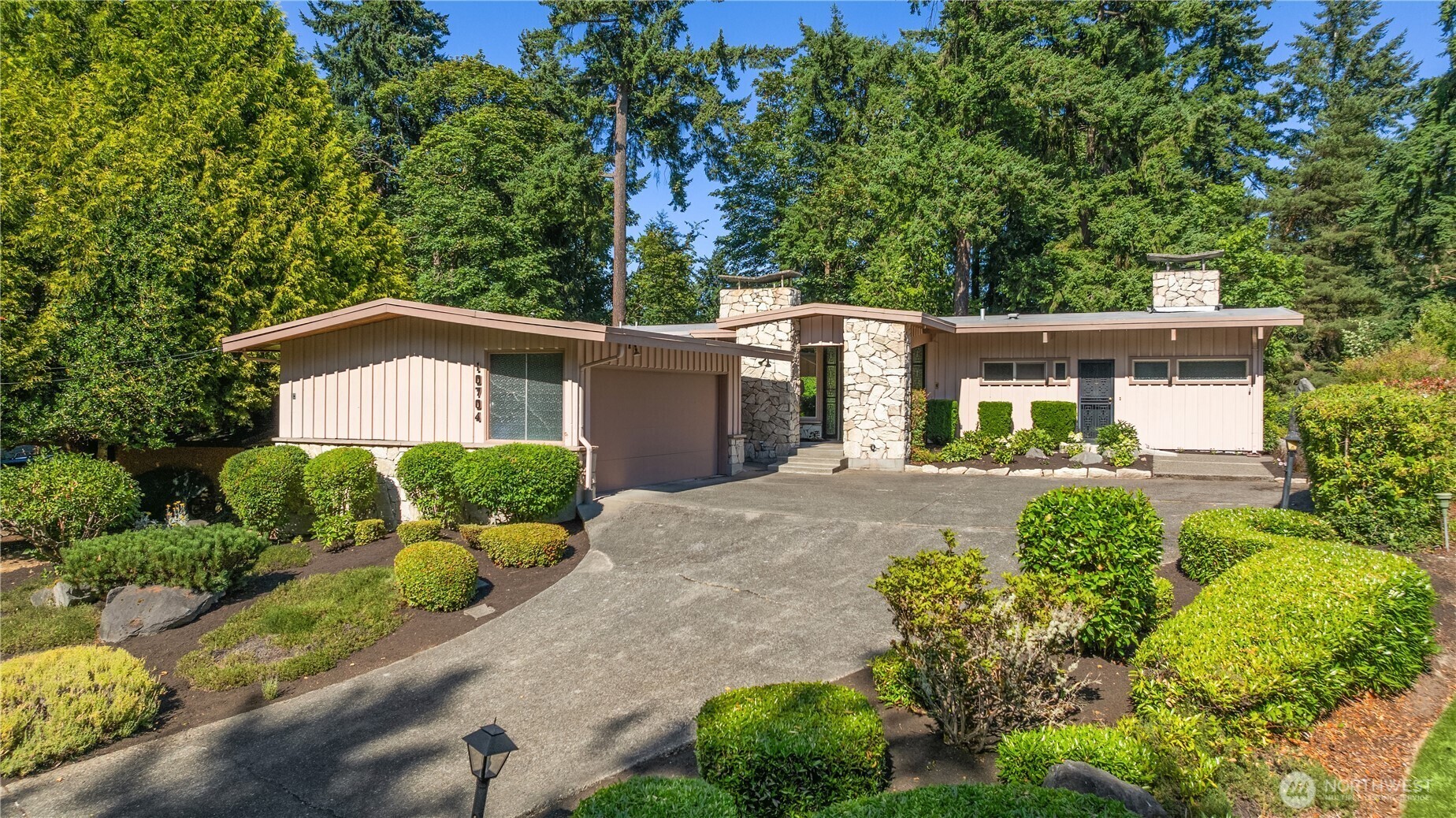 10704  Country Club Lane S  Burien WA 98168 photo
