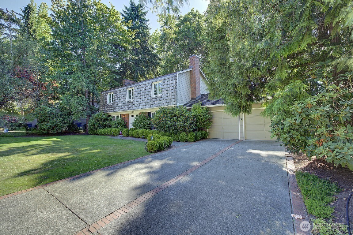 Property Photo: 6741 81st Avenue SE WA 98040