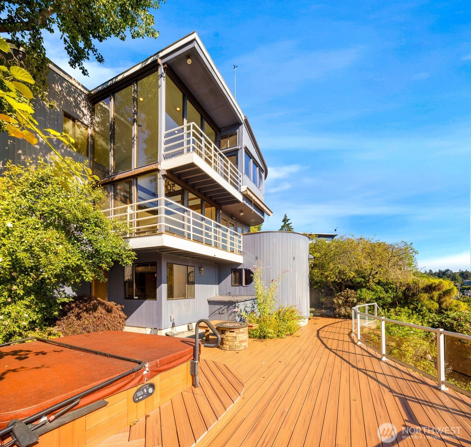 Property Photo: 5618 Seaview Avenue NW WA 98107