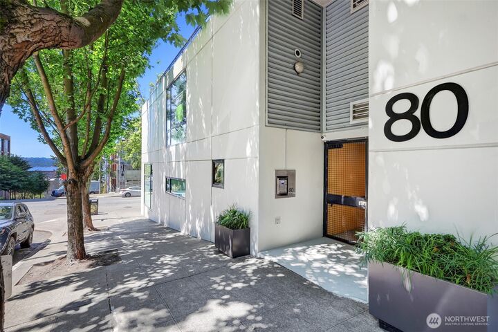 Property Photo:  80  Vine Street 703  WA 98121 