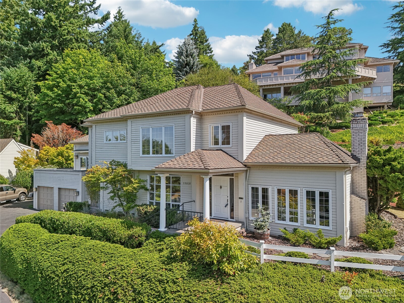 Property Photo:  13810 SE 51st Place  WA 98006 