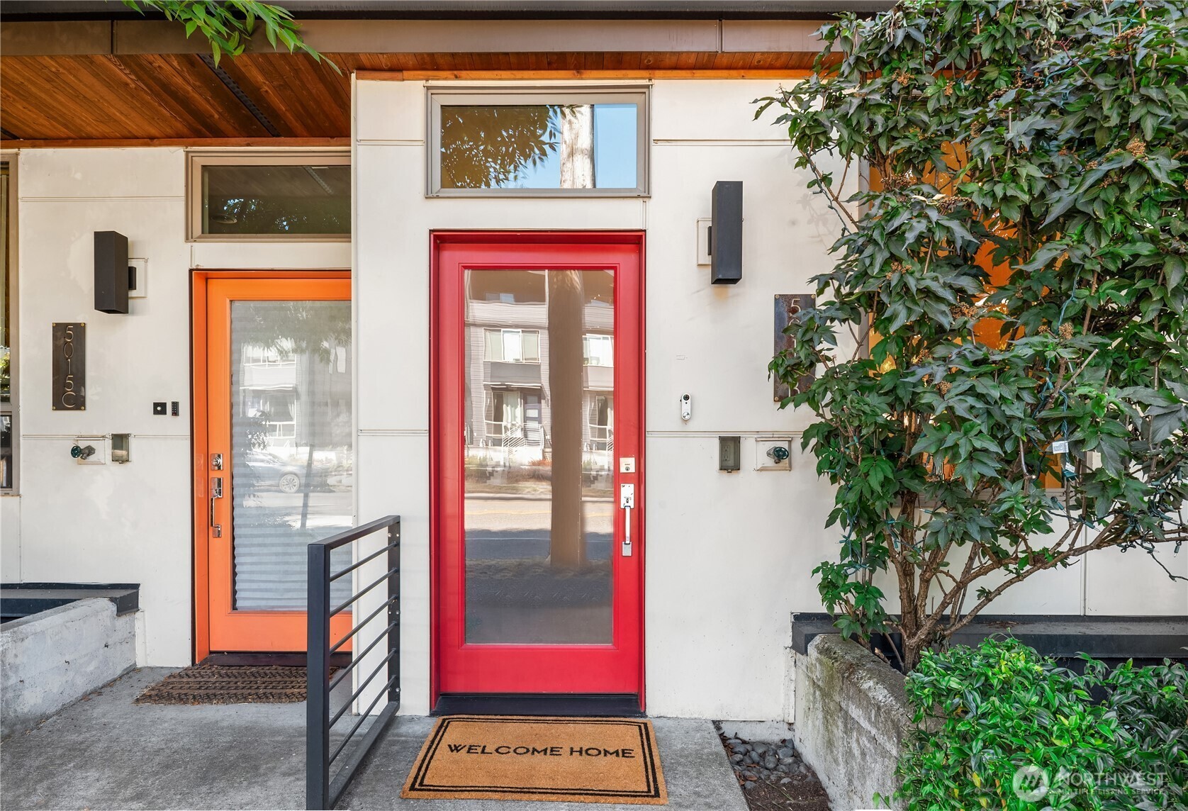 Property Photo: 5015 B Fauntleroy Way SW WA 98136