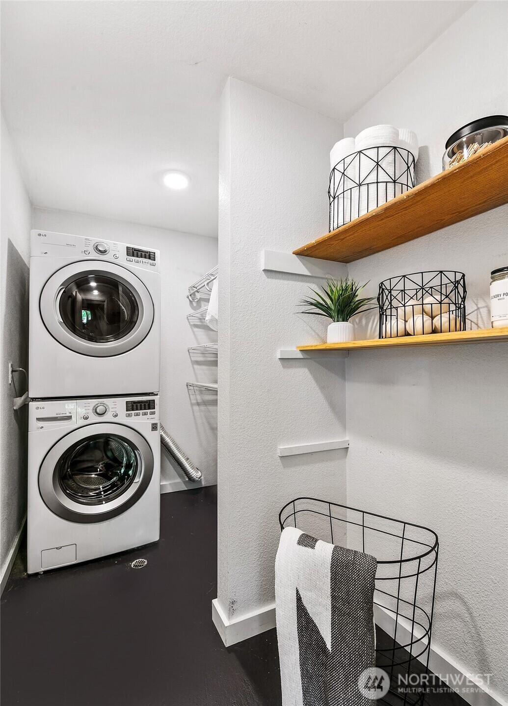 Property Photo:  1400 NW 60th Street 101  WA 98107 