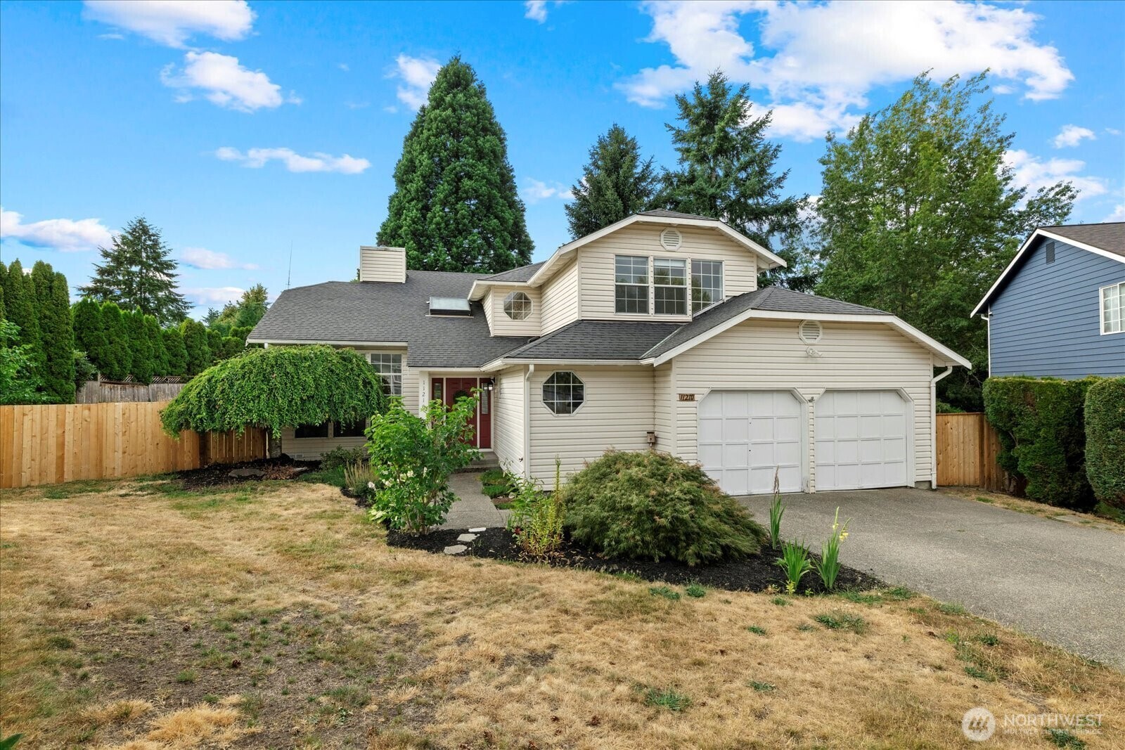 Property Photo: 11210 SE 219th Place WA 98031