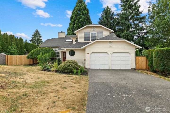 Property Photo: 11210 SE 219th Place WA 98031