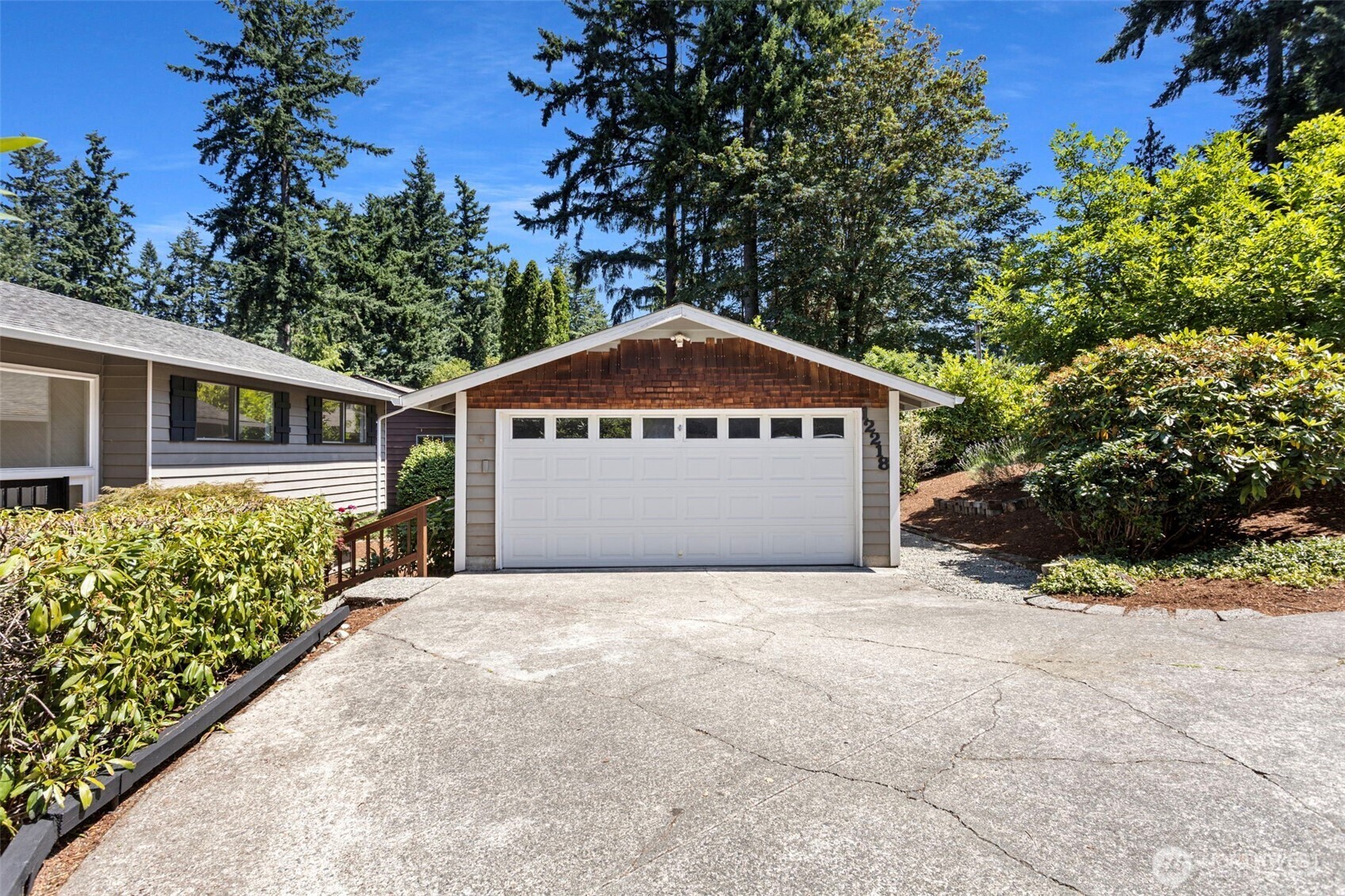Property Photo: 12218 NE 68th Place WA 98033