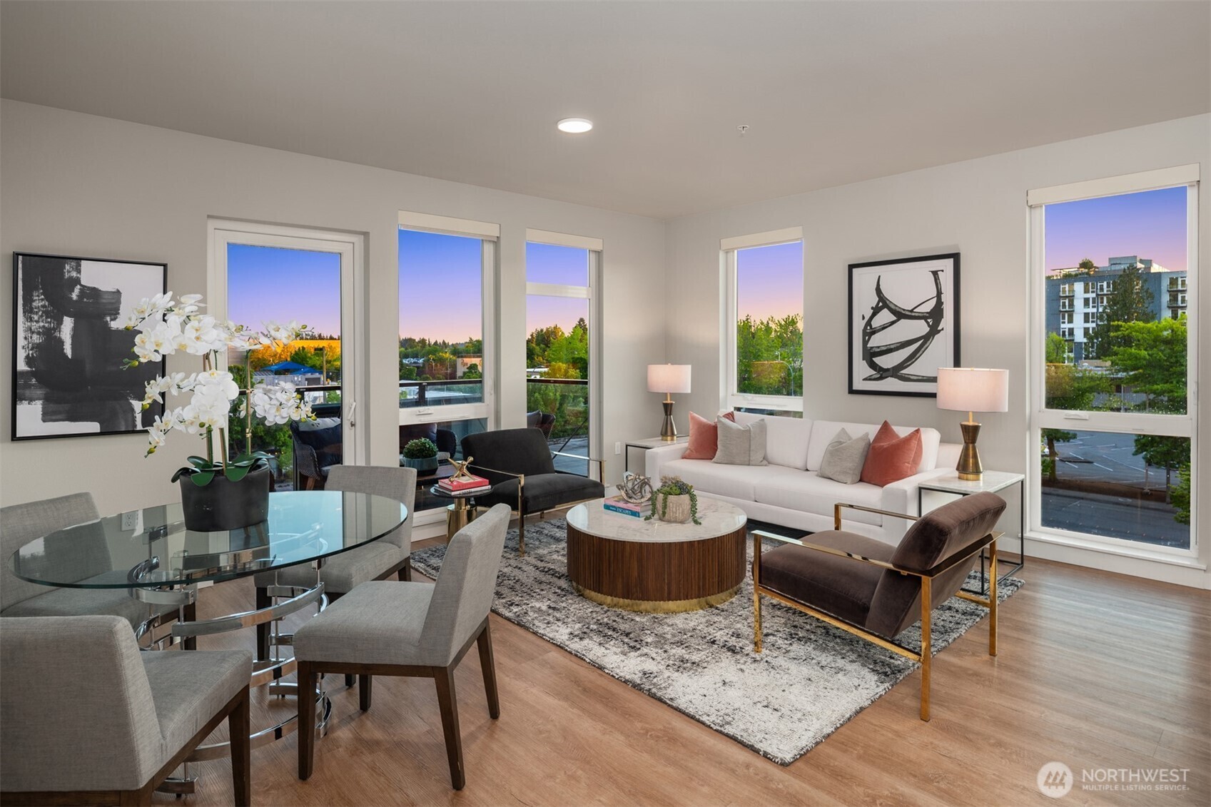 Property Photo:  1085  103rd Avenue NE 401  WA 98004 